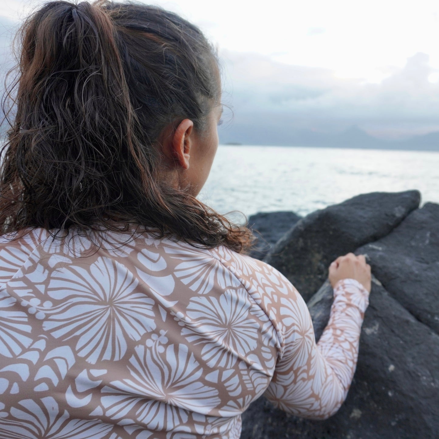 Hibiscus & Shells Recycled Crop Top