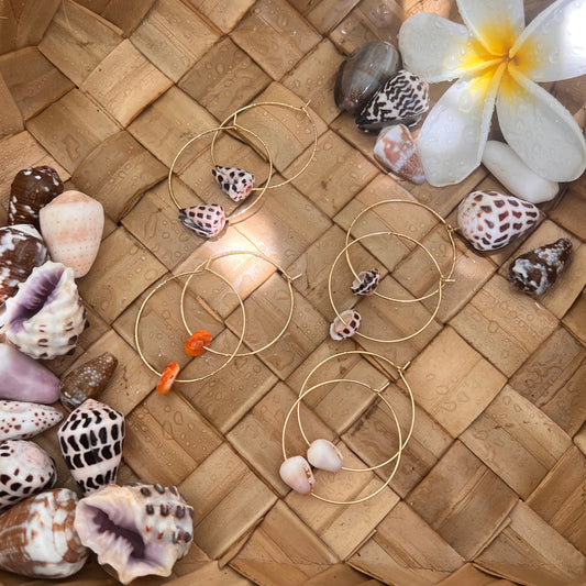 Minimalist Coco Eve Shell Hoops