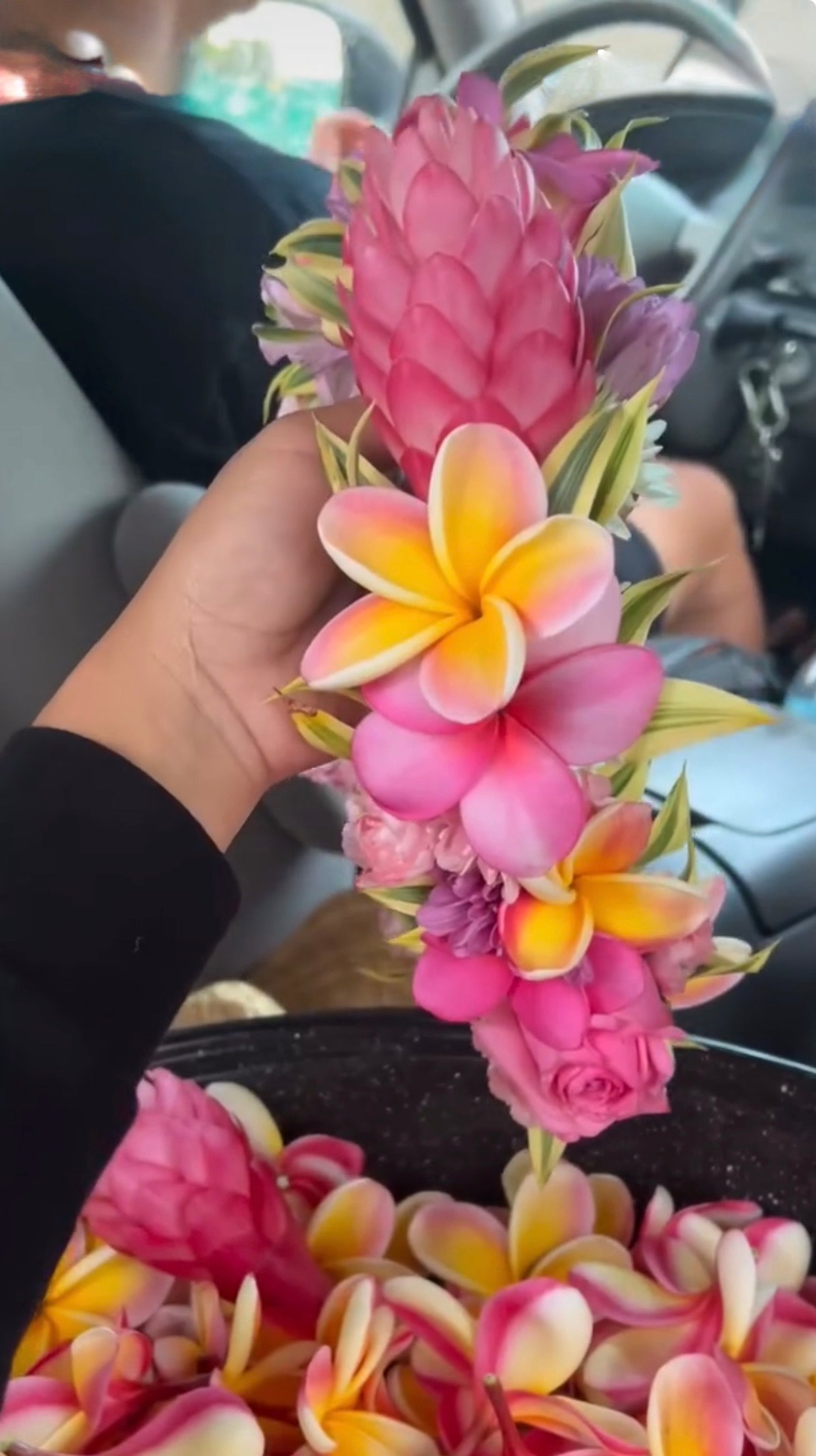Fresh Tropical Flower Crown, Lei Po’o, Mwaar (O’ahu Only)